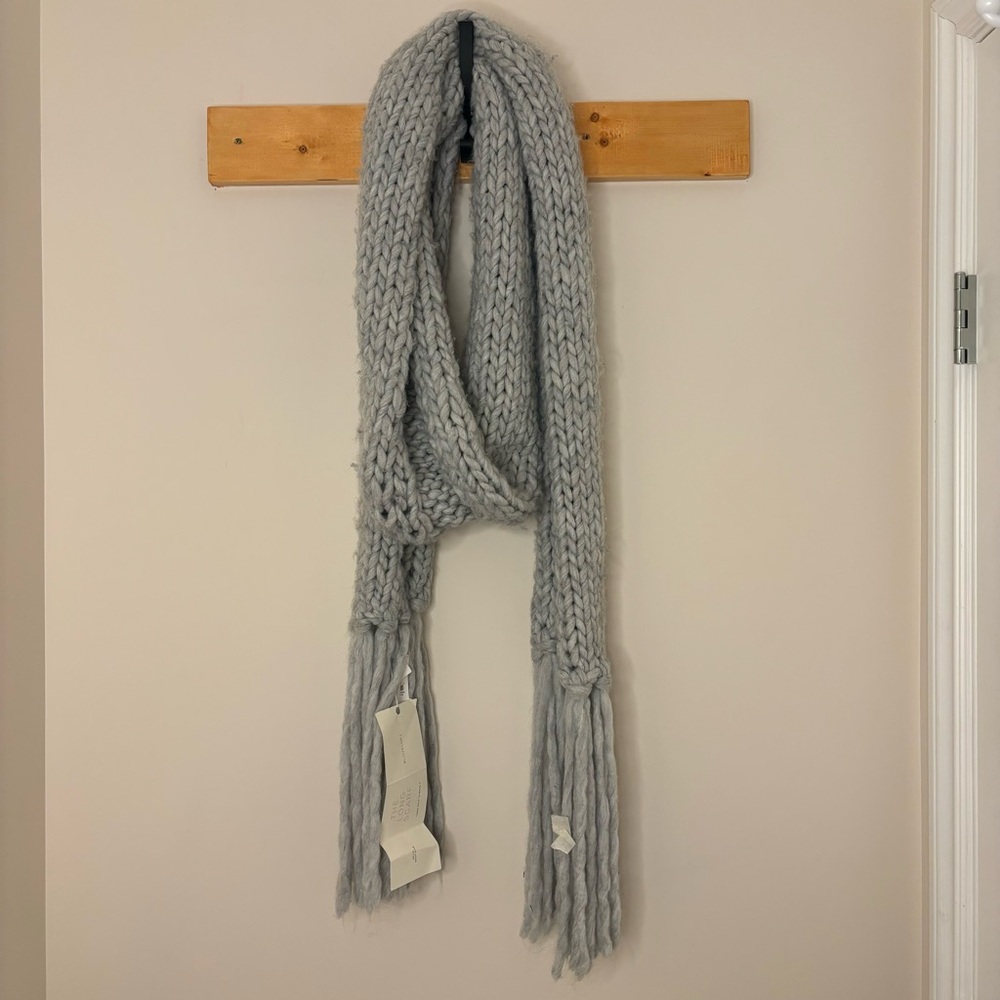 NWT Chunky Fringe Loft Scarf with 10% Wool